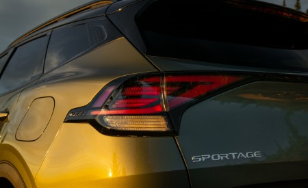 2023 Kia Sportage X-Pro Tail Light Wallpapers 450x275 (36)