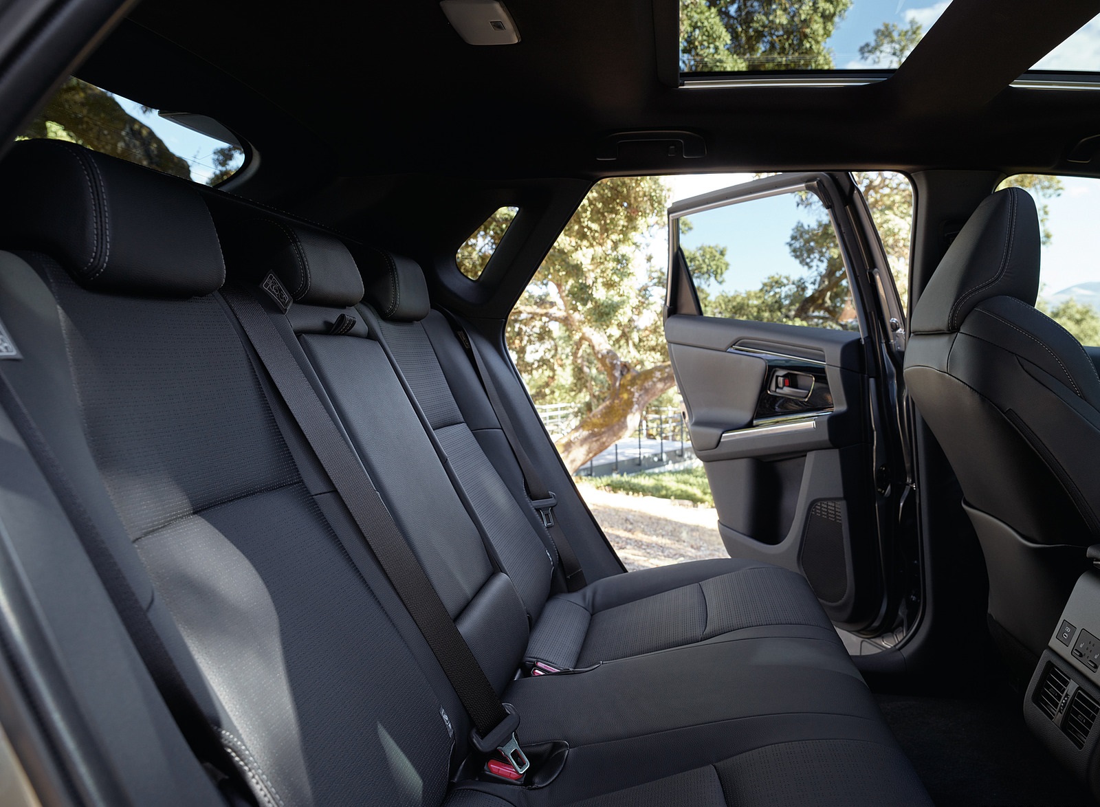 2023 Toyota bZ4X BEV Interior Rear Seats Wallpapers #18 of 168