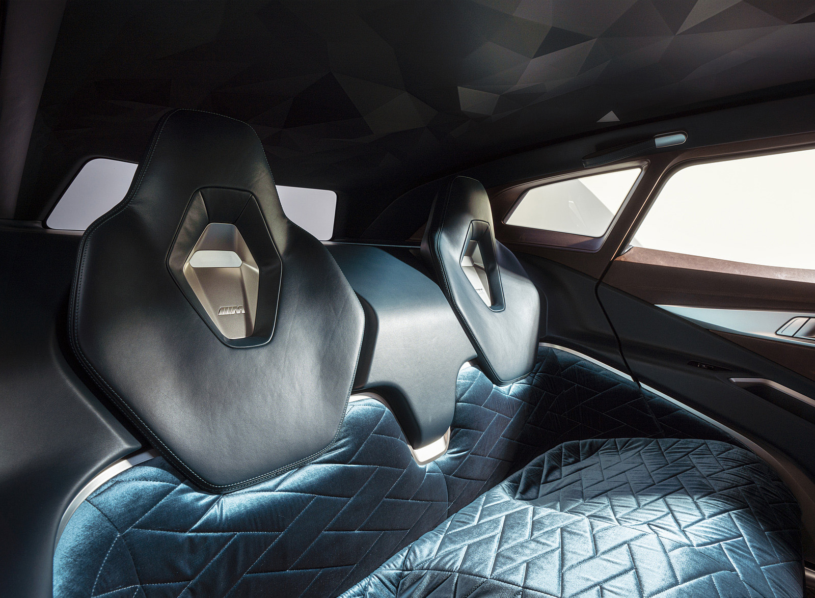 2021 BMW XM Concept Interior Rear Seats Wallpapers #47 of 66