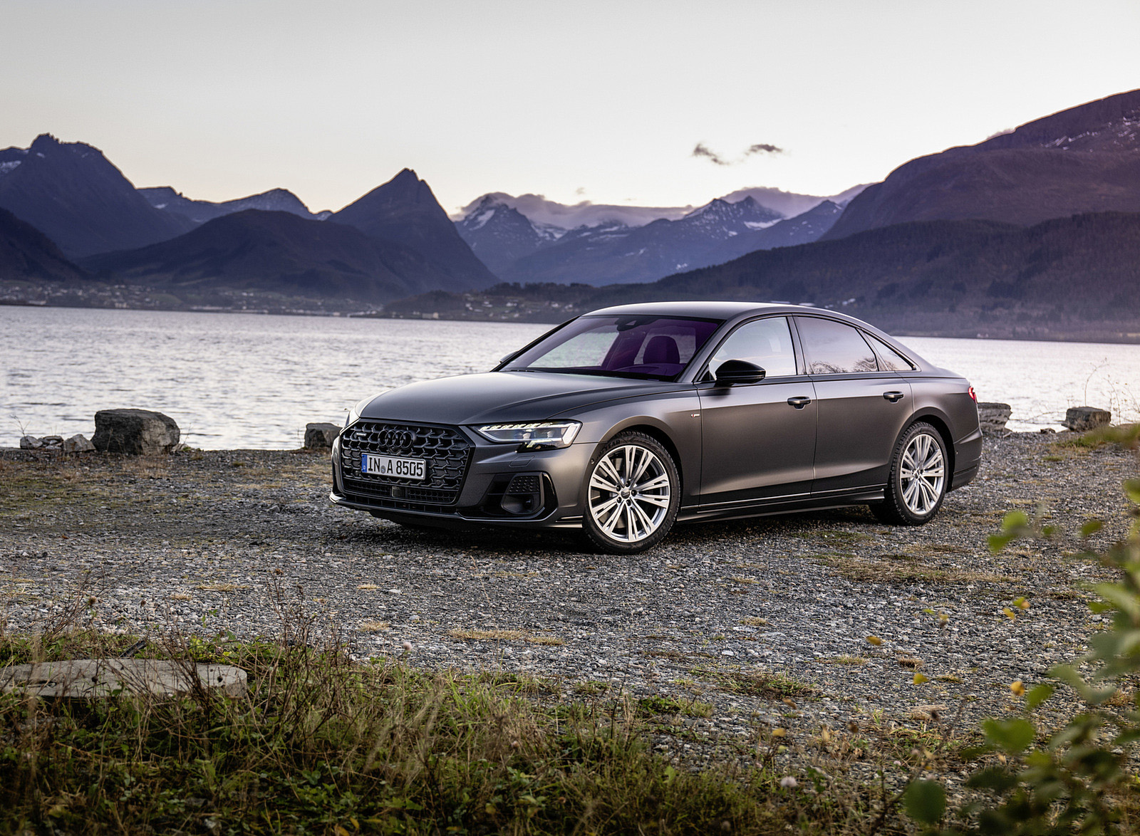 2022 Audi A8 (Color: Daytona Grey Matt Effect) Front Three-Quarter Wallpapers #17 of 64