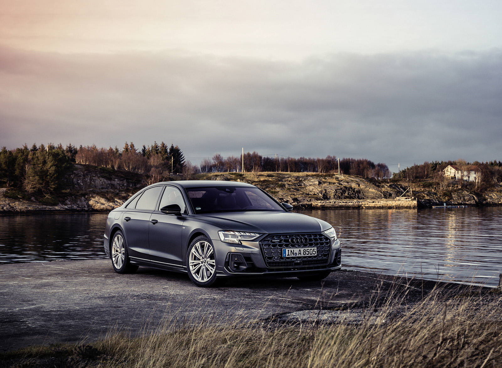 2022 Audi A8 (Color: Daytona Grey Matt Effect) Front Three-Quarter Wallpapers #18 of 64