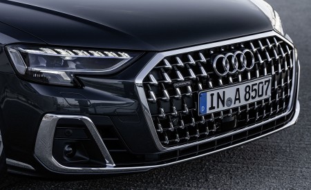 2022 Audi A8 L (Color: Manhattan Grey) Grille Wallpapers 450x275 (57)