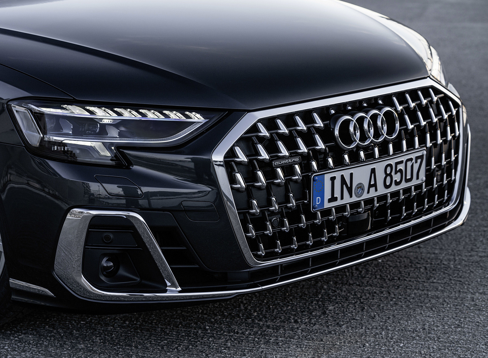 2022 Audi A8 L (Color: Manhattan Grey) Grille Wallpapers #57 of 91