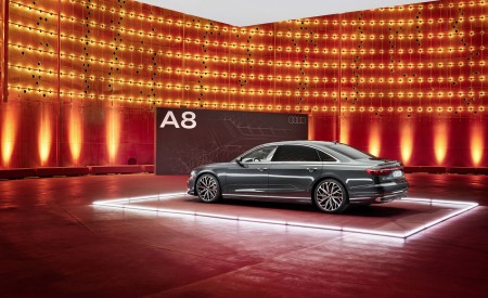 2022 Audi A8 L (Color: Manhattan Grey) Rear Three-Quarter Wallpapers 450x275 (72)