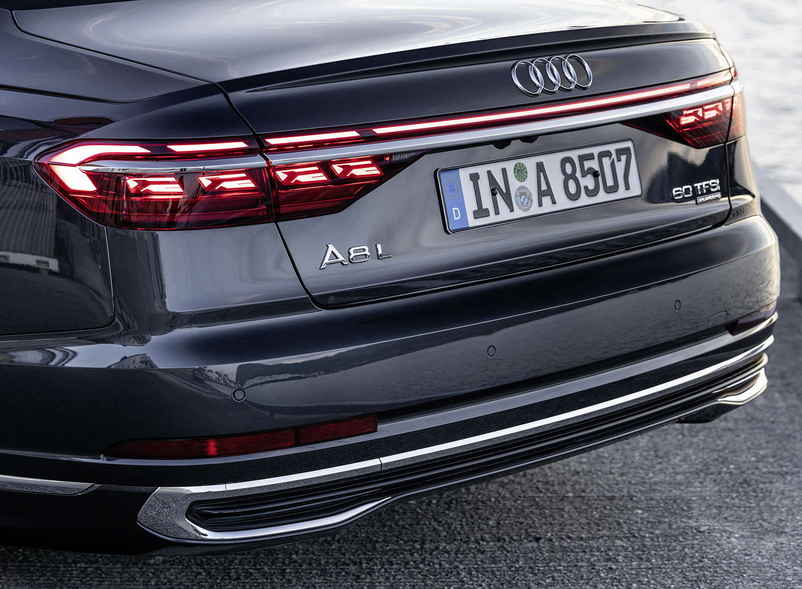 2022 Audi A8 L (Color: Manhattan Grey) Tail Light Wallpapers #59 of 91