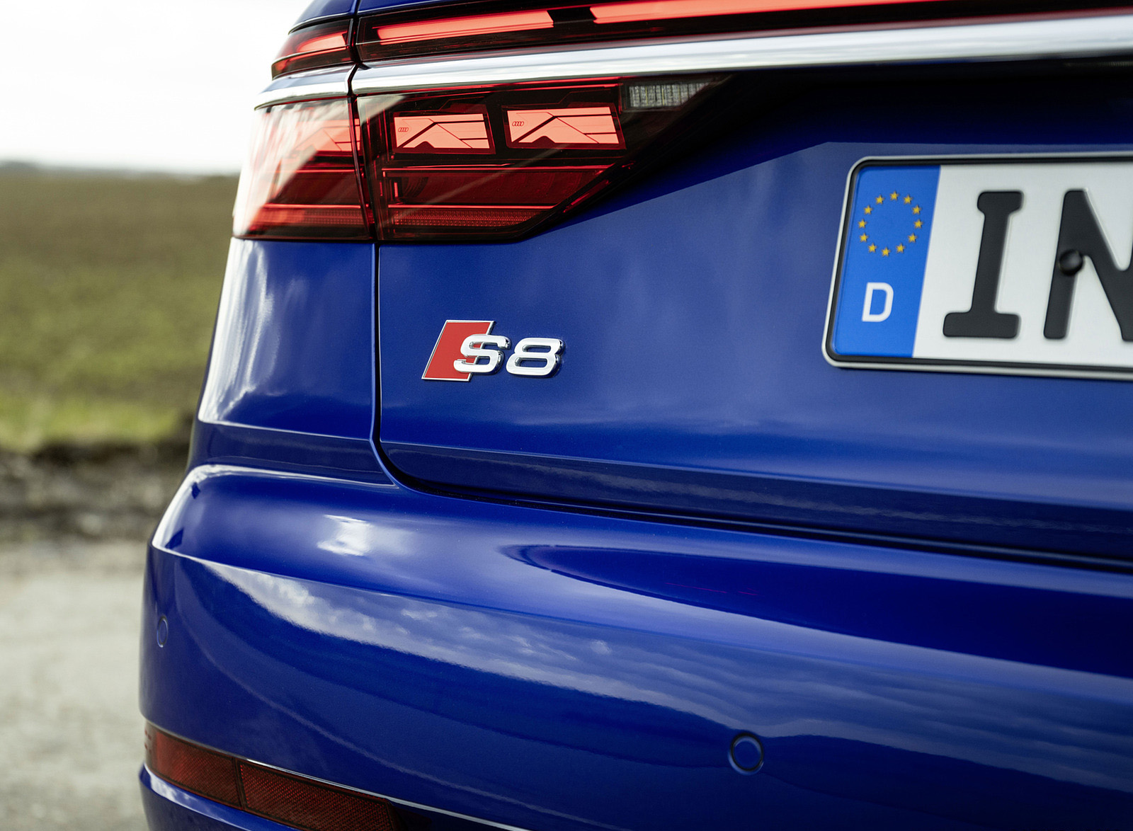 2022 Audi S8 (Color: Ultra Blue) Detail Wallpapers #29 of 53