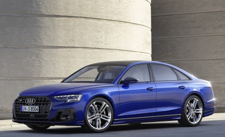 2022 Audi S8 (Color: Ultra Blue) Front Three-Quarter Wallpapers 450x275 (3)