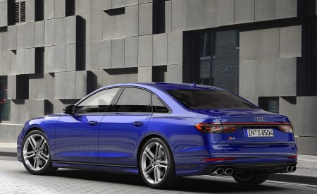 2022 Audi S8 (Color: Ultra Blue) Rear Three-Quarter Wallpapers 450x275 (7)