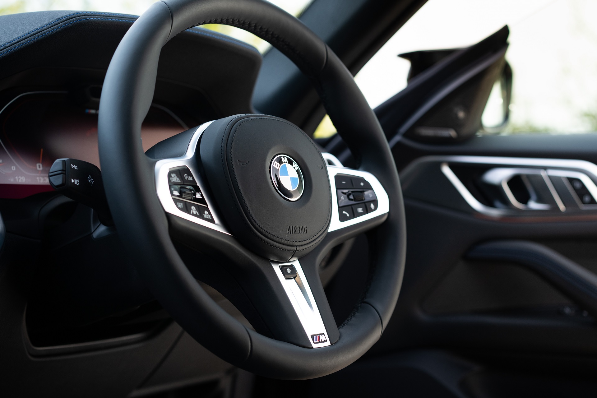 2022 BMW M440i xDrive Gran Coupé (UK-Spec) Interior Steering Wheel Wallpapers #29 of 37