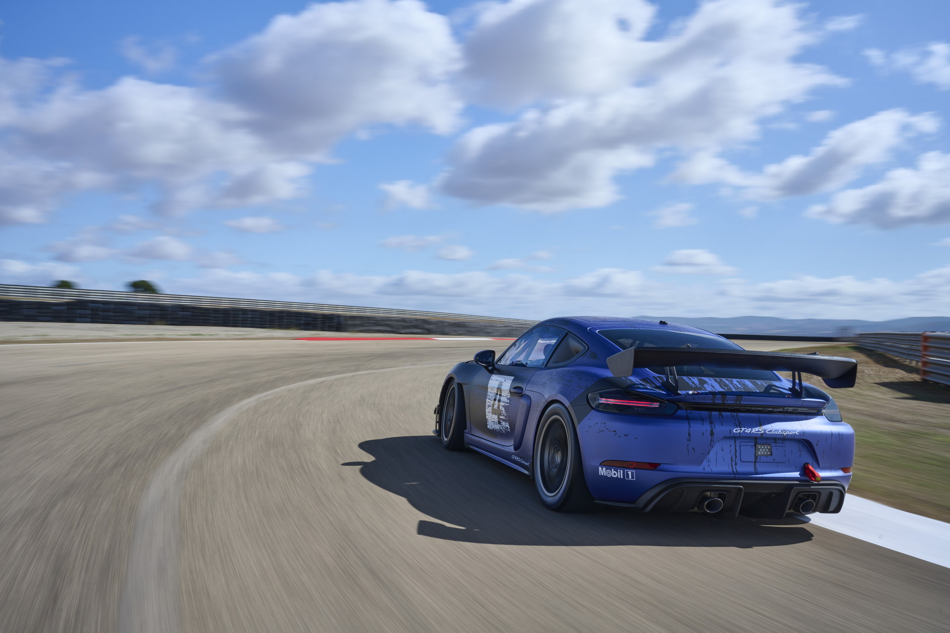 2022 Porsche 718 Cayman GT4 RS Clubsport Rear Three-Quarter Wallpapers (4)