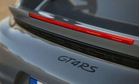 2022 Porsche 718 Cayman GT4 RS (Color: Arctic Grey) Badge Wallpapers 450x275 (184)