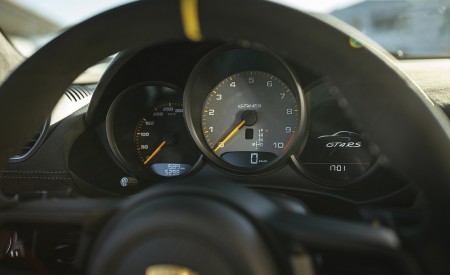 2022 Porsche 718 Cayman GT4 RS (Color: Arctic Grey) Interior Steering Wheel Wallpapers 450x275 (197)