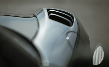 2022 Porsche 718 Cayman GT4 RS (Color: GT Silver Metallic) Detail Wallpapers 450x275 (349)