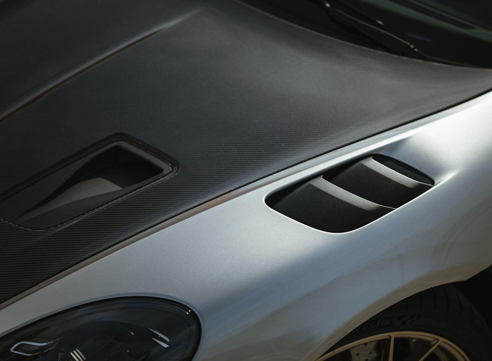 2022 Porsche 718 Cayman GT4 RS (Color: GT Silver Metallic) Detail Wallpapers #343 of 382