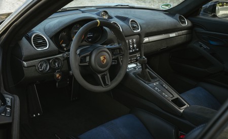 2022 Porsche 718 Cayman GT4 RS (Color: GT Silver Metallic) Interior Wallpapers 450x275 (366)