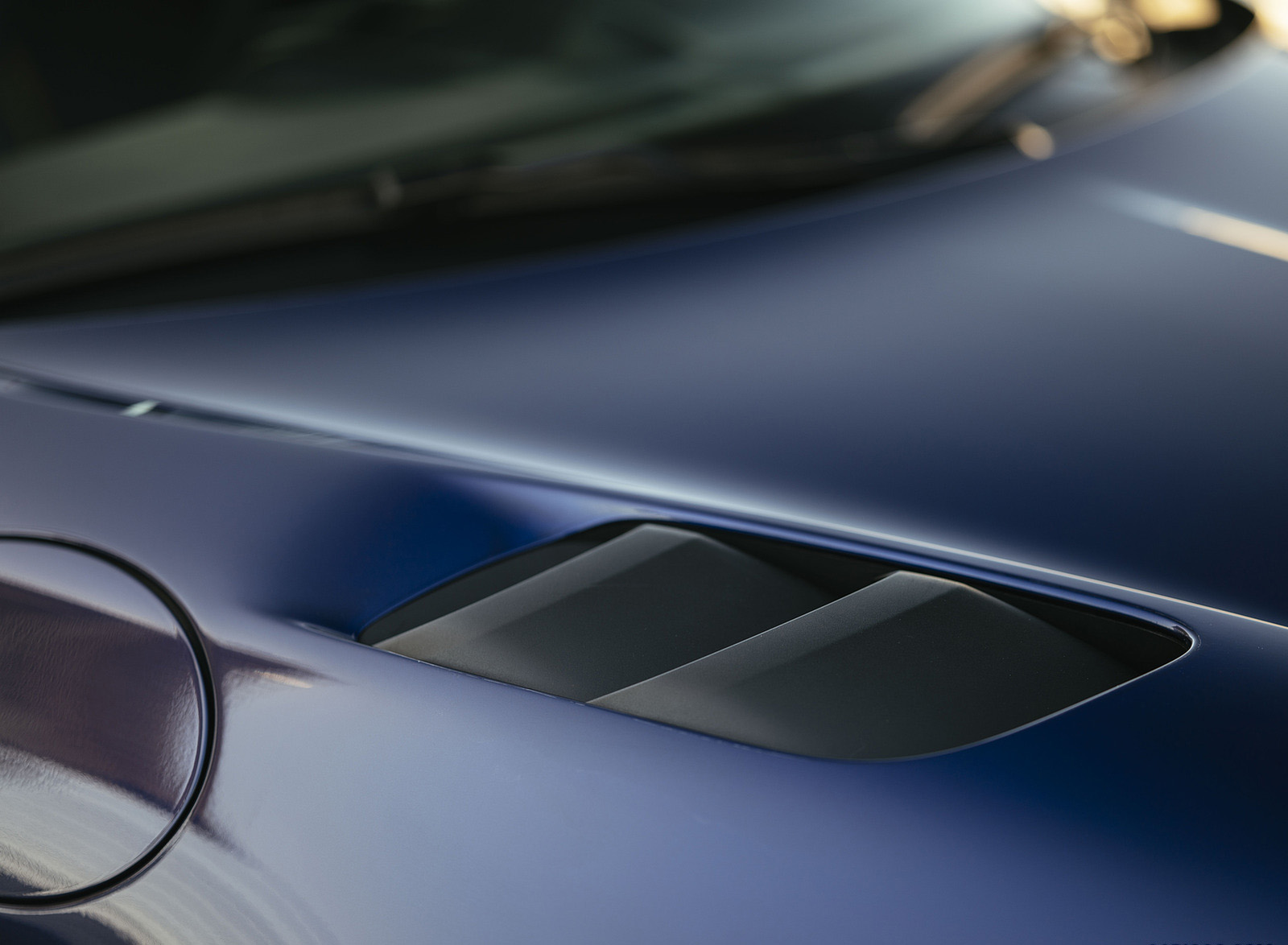 2022 Porsche 718 Cayman GT4 RS (Color: Gentian Blue Metallic) Detail Wallpapers #137 of 382