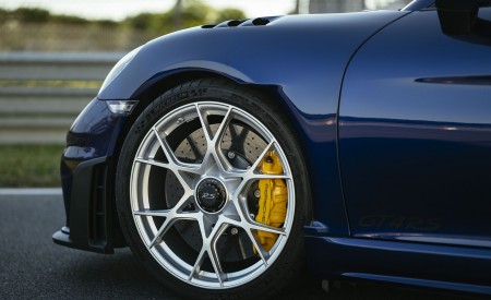 2022 Porsche 718 Cayman GT4 RS (Color: Gentian Blue Metallic) Wheel Wallpapers 450x275 (131)