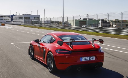 2022 Porsche 718 Cayman GT4 RS (Color: Guards Red) Rear Three-Quarter Wallpapers 450x275 (55)