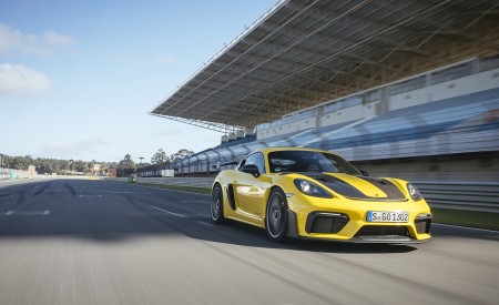 2022 Porsche 718 Cayman GT4 RS (Color: Racing Yellow) Front Three-Quarter Wallpapers 450x275 (214)