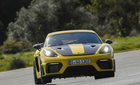 2022 Porsche 718 Cayman GT4 RS (Color: Racing Yellow) Front Wallpapers 450x275 (210)