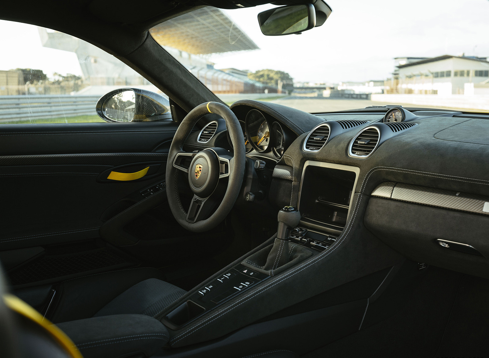 2022 Porsche 718 Cayman GT4 RS (Color: Racing Yellow) Interior Wallpapers #291 of 382