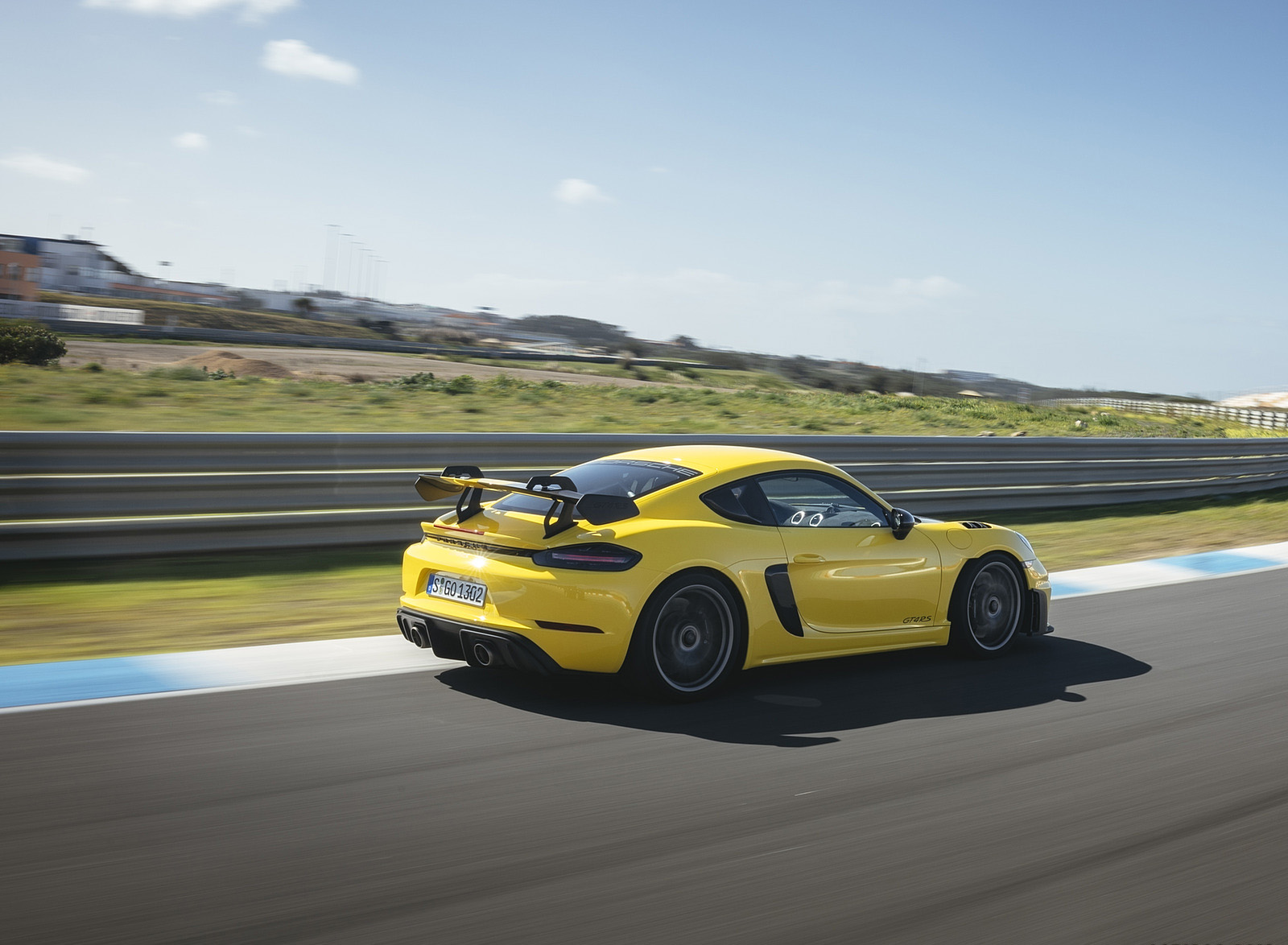 2022 Porsche 718 Cayman GT4 RS (Color: Racing Yellow) Rear Three-Quarter Wallpapers #221 of 382
