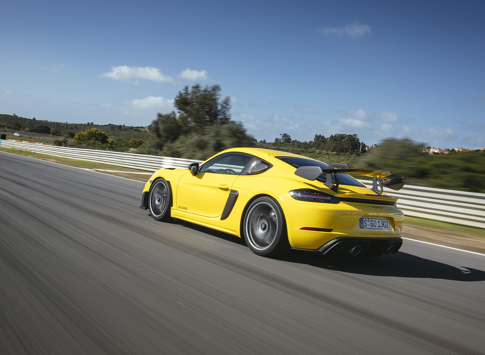 2022 Porsche 718 Cayman GT4 RS (Color: Racing Yellow) Rear Three-Quarter Wallpapers #231 of 382