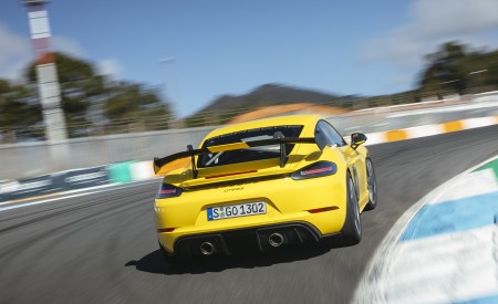 2022 Porsche 718 Cayman GT4 RS (Color: Racing Yellow) Rear Wallpapers 450x275 (233)