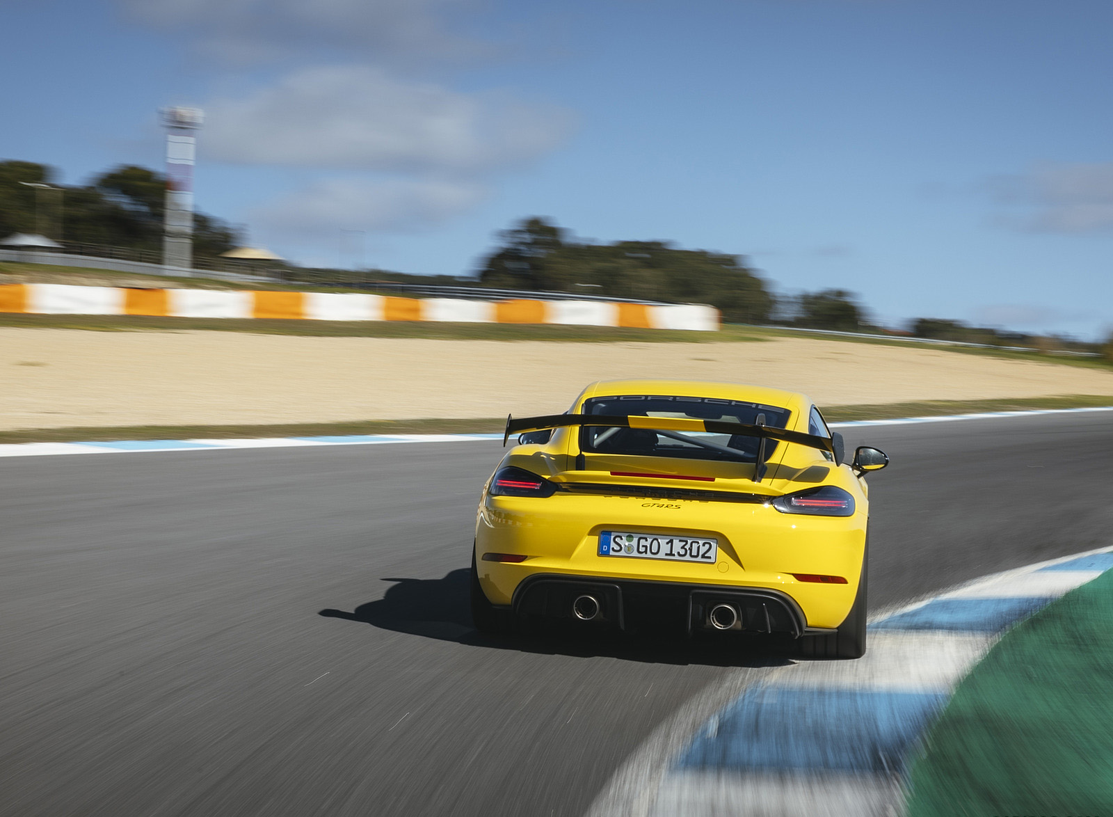2022 Porsche 718 Cayman GT4 RS (Color: Racing Yellow) Rear Wallpapers #234 of 382