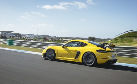 2022 Porsche 718 Cayman GT4 RS (Color: Racing Yellow) Side Wallpapers 450x275 (236)