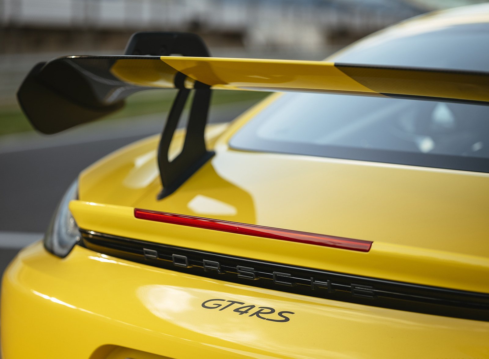 2022 Porsche 718 Cayman GT4 RS (Color: Racing Yellow) Spoiler Wallpapers #284 of 382