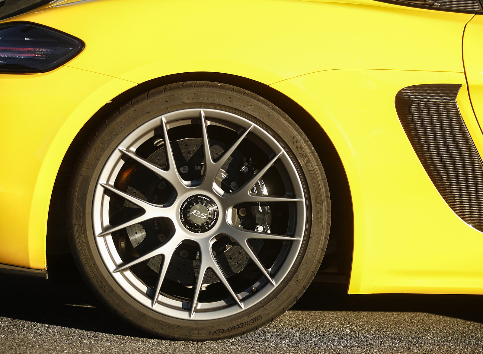 2022 Porsche 718 Cayman GT4 RS (Color: Racing Yellow) Wheel Wallpapers #275 of 382
