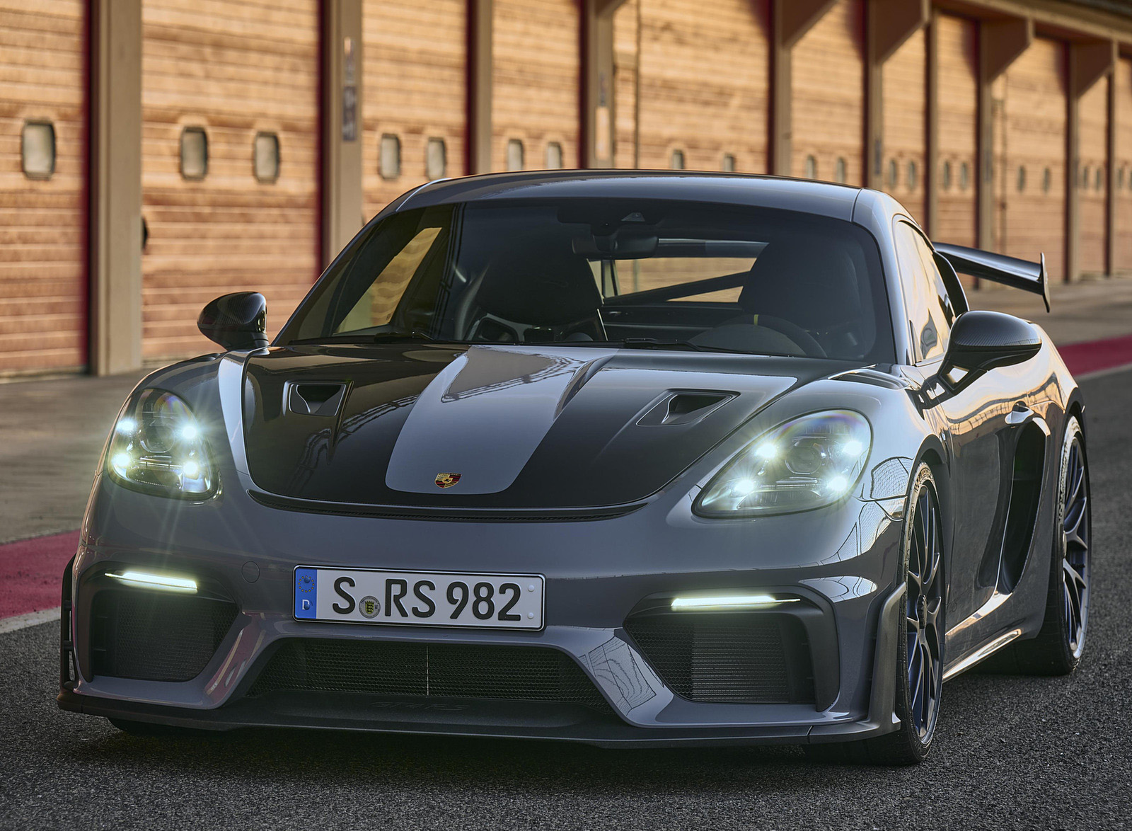 2022 Porsche 718 Cayman GT4 RS Front Wallpapers #38 of 382