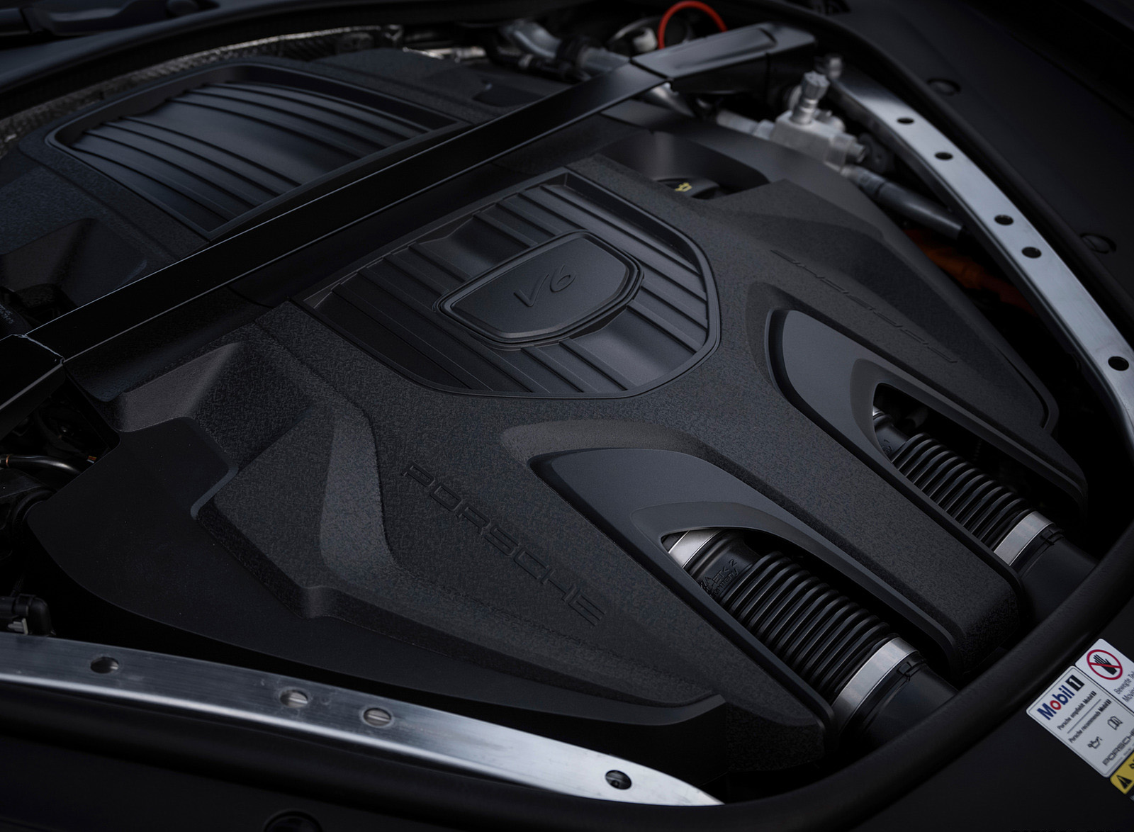 2022 Porsche Panamera 4 E-Hybrid Platinum Edition (Color: Jet Black Metallic) Engine Wallpapers #30 of 43