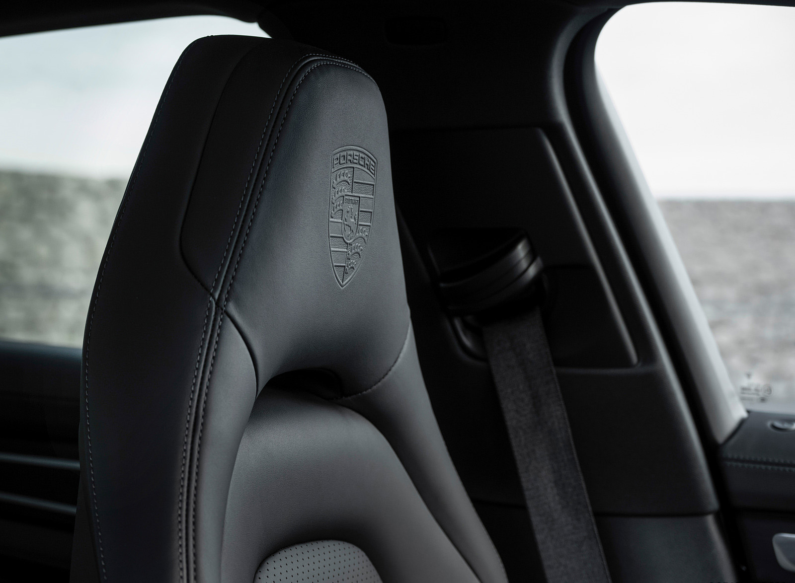 2022 Porsche Panamera 4 E-Hybrid Platinum Edition (Color: Jet Black Metallic) Interior Front Seats Wallpapers #35 of 43