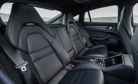 2022 Porsche Panamera 4 E-Hybrid Platinum Edition (Color: Jet Black Metallic) Interior Rear Seats Wallpapers 450x275 (36)