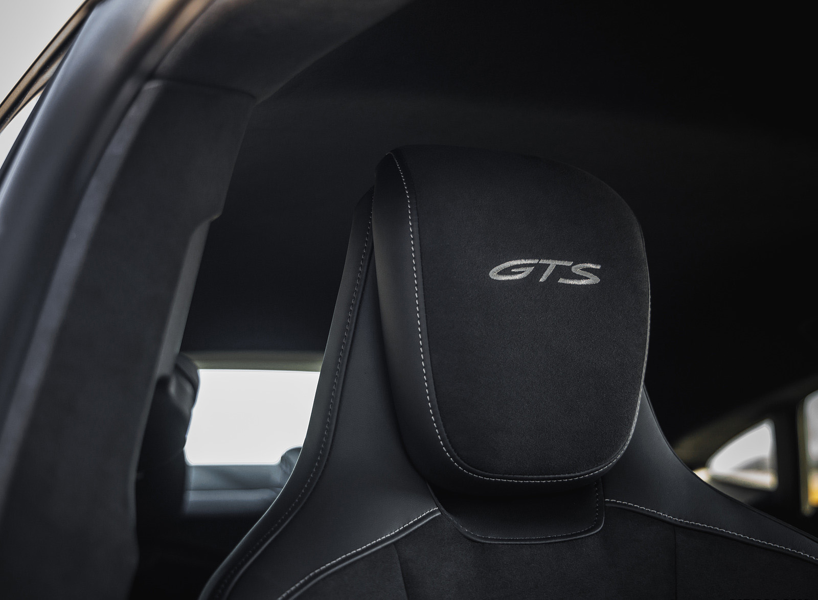 2022 Porsche Taycan GTS (Color: Crayon) Interior Seats Wallpapers #40 of 92