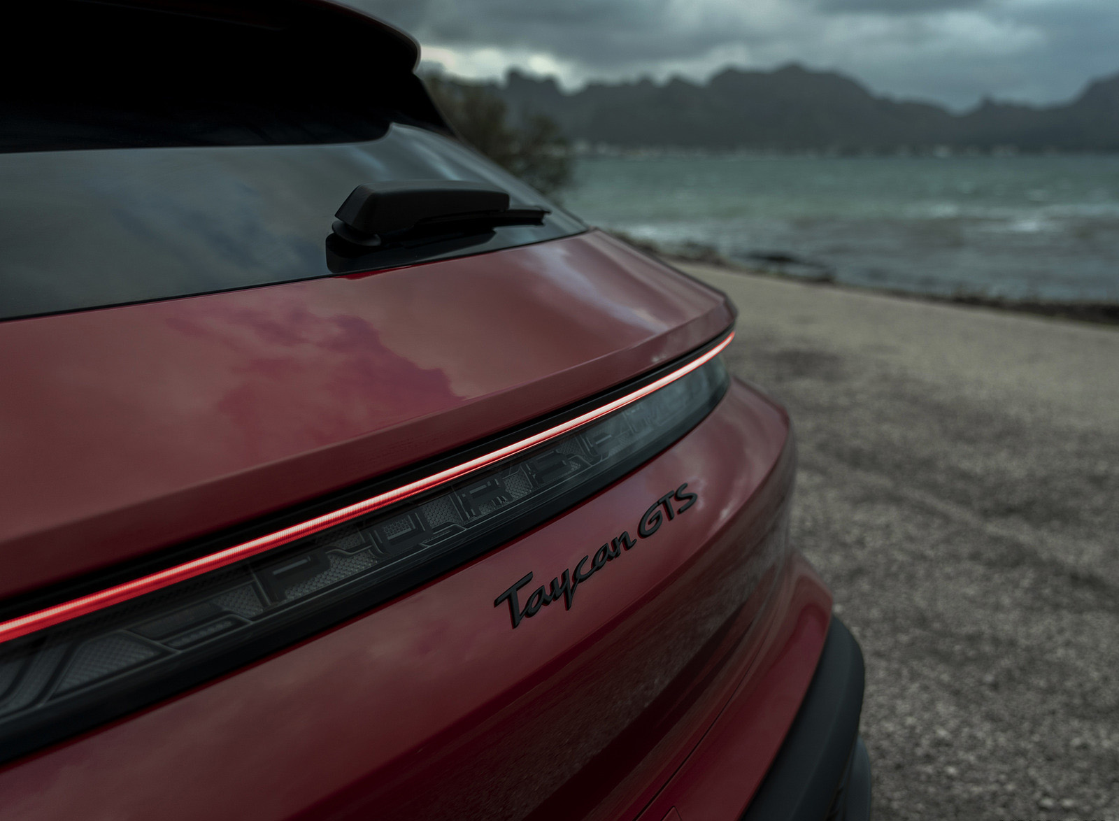 2022 Porsche Taycan GTS Sport Turismo (Color: Carmine Red) Detail Wallpapers #112 of 168