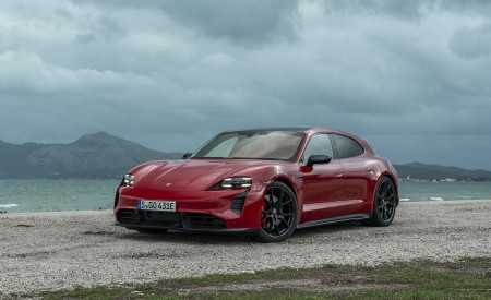2022 Porsche Taycan GTS Sport Turismo (Color: Carmine Red) Front Three-Quarter Wallpapers 450x275 (100)