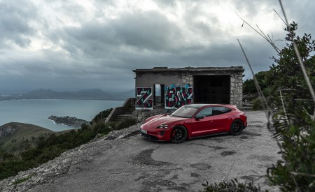 2022 Porsche Taycan GTS Sport Turismo (Color: Carmine Red) Front Three-Quarter Wallpapers 450x275 (90)