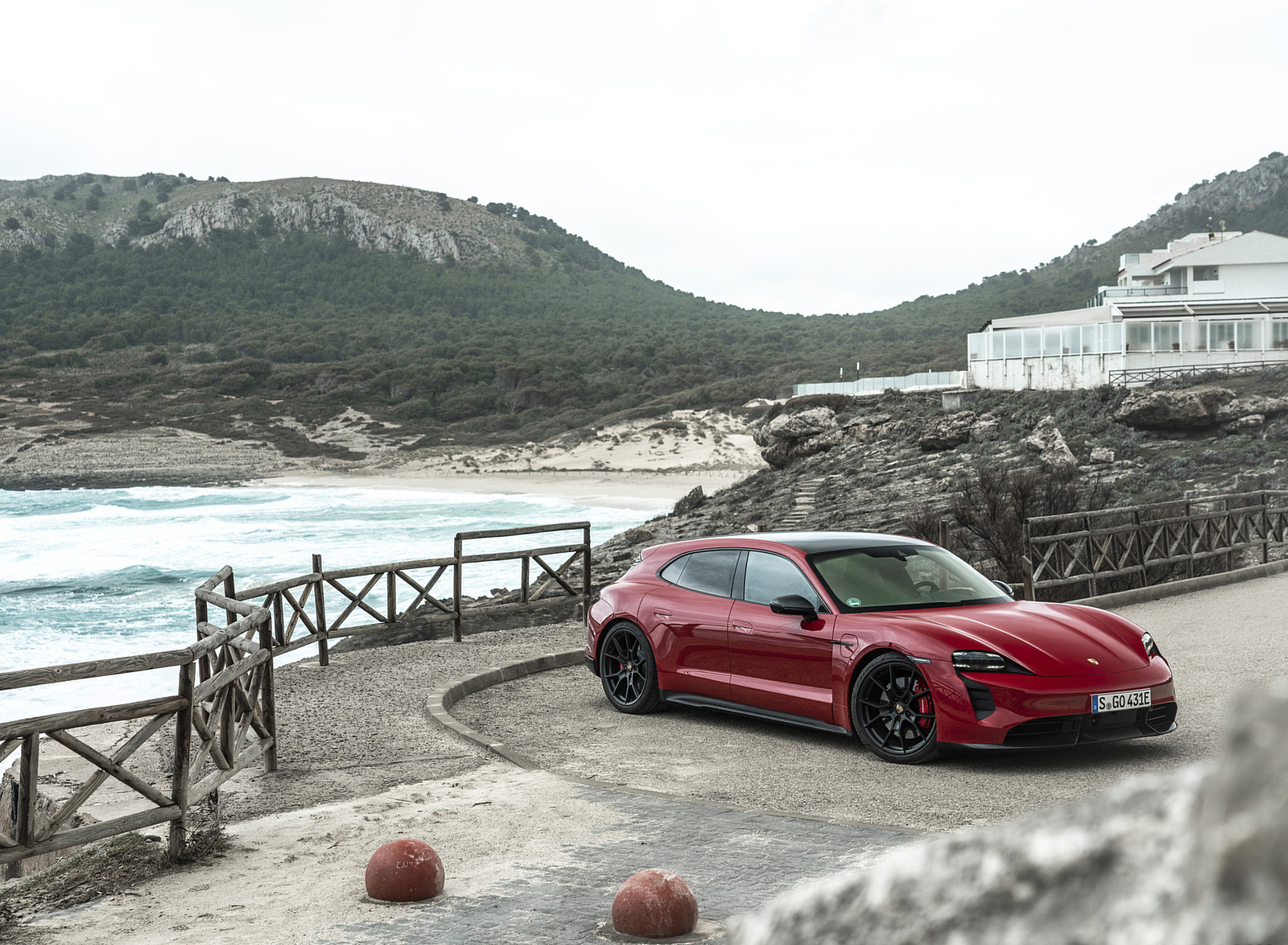 2022 Porsche Taycan GTS Sport Turismo (Color: Carmine Red) Front Three-Quarter Wallpapers #79 of 168