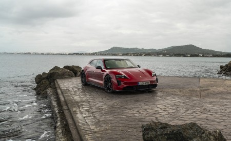 2022 Porsche Taycan GTS Sport Turismo (Color: Carmine Red) Front Three-Quarter Wallpapers 450x275 (70)