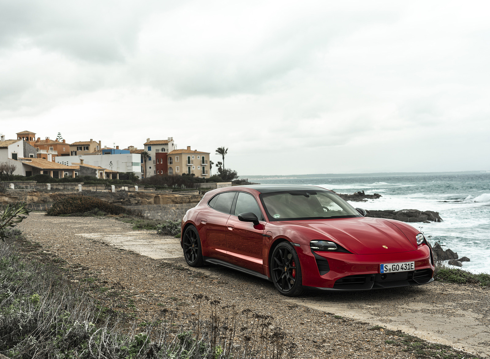 2022 Porsche Taycan GTS Sport Turismo (Color: Carmine Red) Front Three-Quarter Wallpapers #73 of 168