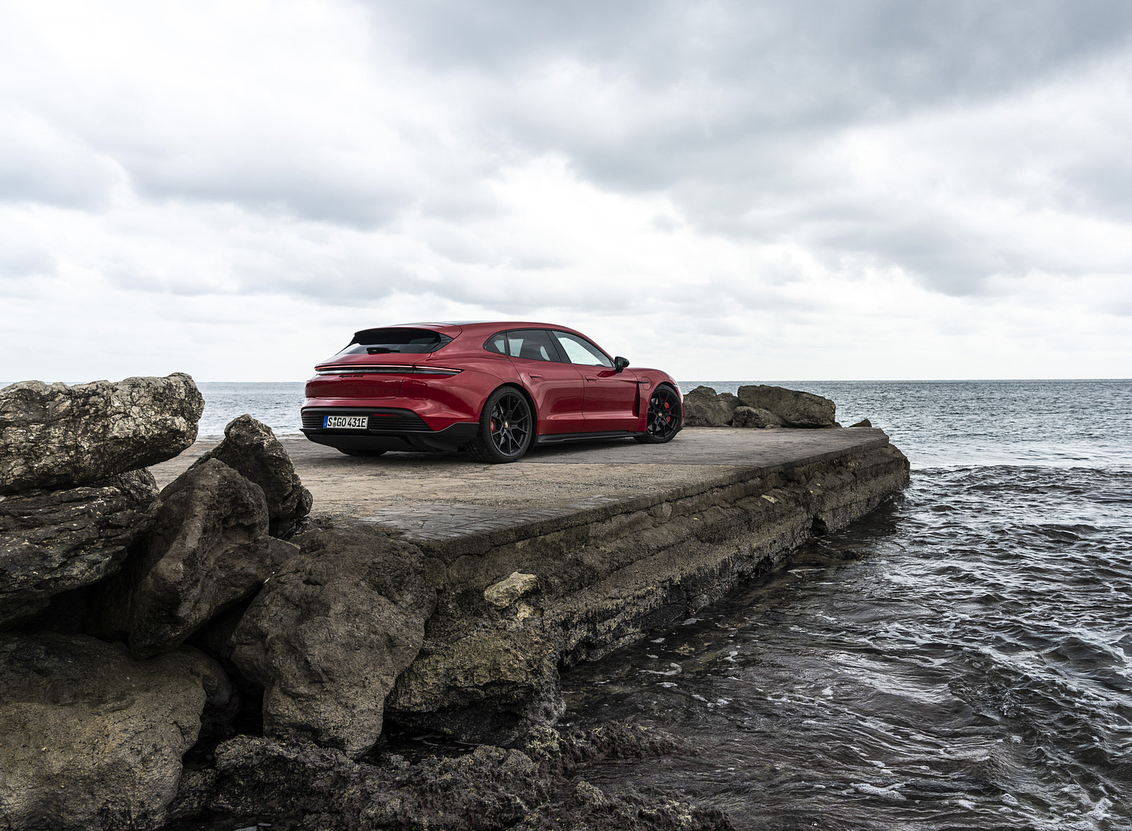 2022 Porsche Taycan GTS Sport Turismo (Color: Carmine Red) Rear Three-Quarter Wallpapers #74 of 168