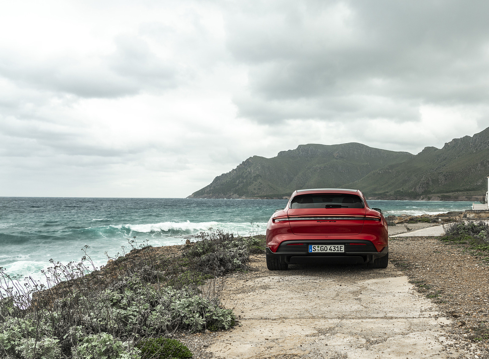 2022 Porsche Taycan GTS Sport Turismo (Color: Carmine Red) Rear Wallpapers #82 of 168
