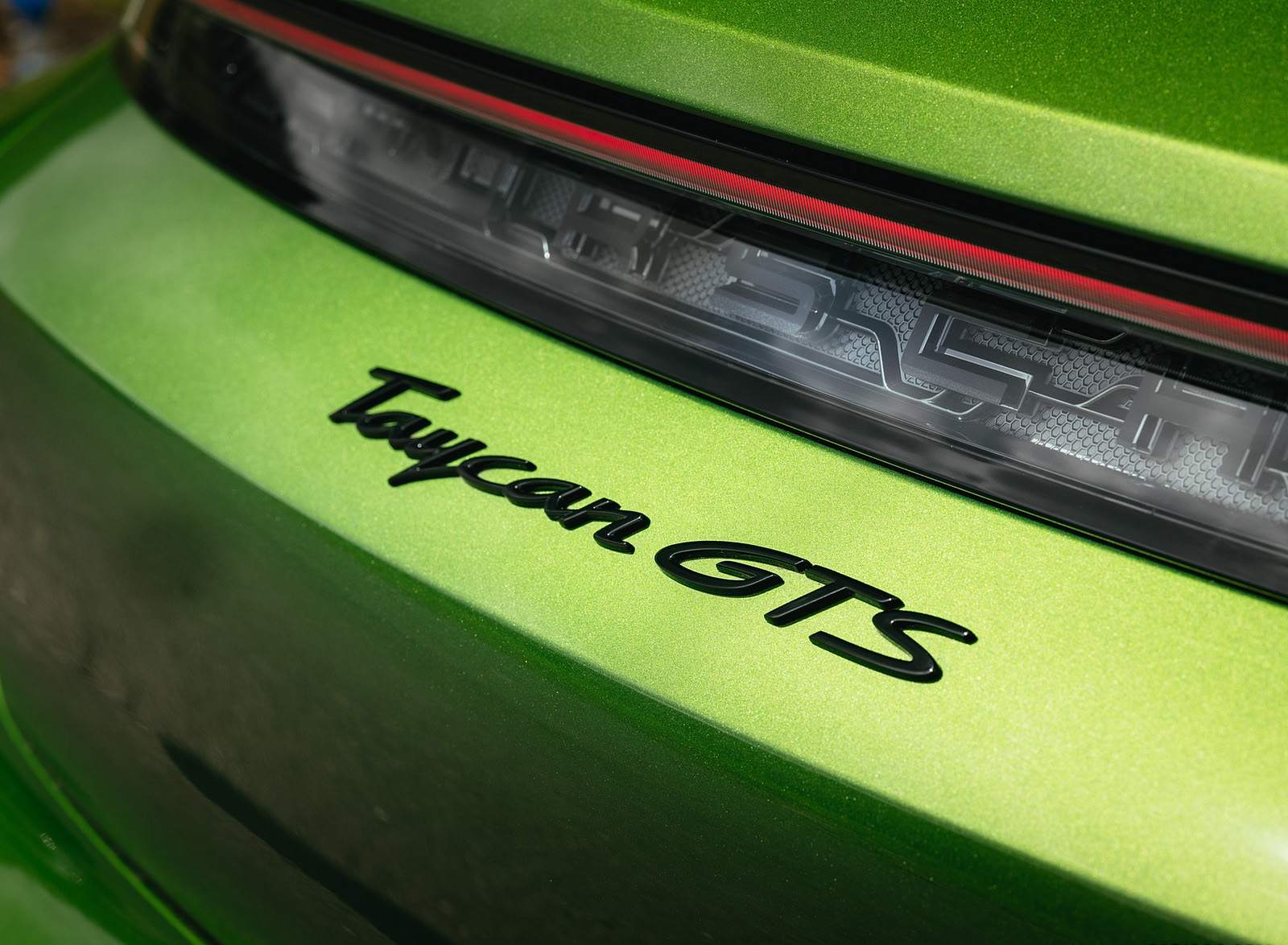 2022 Porsche Taycan GTS Sport Turismo (Color: Mamba Green Metallic) Badge Wallpapers #161 of 168