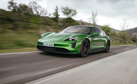 2022 Porsche Taycan GTS Sport Turismo (Color: Mamba Green Metallic) Front Three-Quarter Wallpapers 450x275 (134)