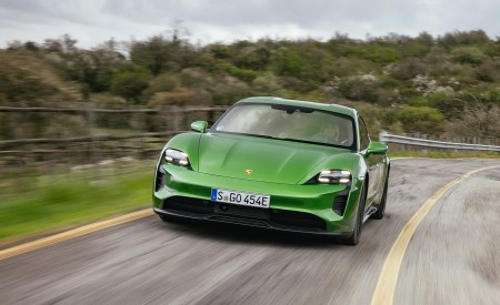 2022 Porsche Taycan GTS Sport Turismo (Color: Mamba Green Metallic) Front Wallpapers 450x275 (130)