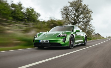 2022 Porsche Taycan GTS Sport Turismo (Color: Mamba Green Metallic) Front Wallpapers 450x275 (136)