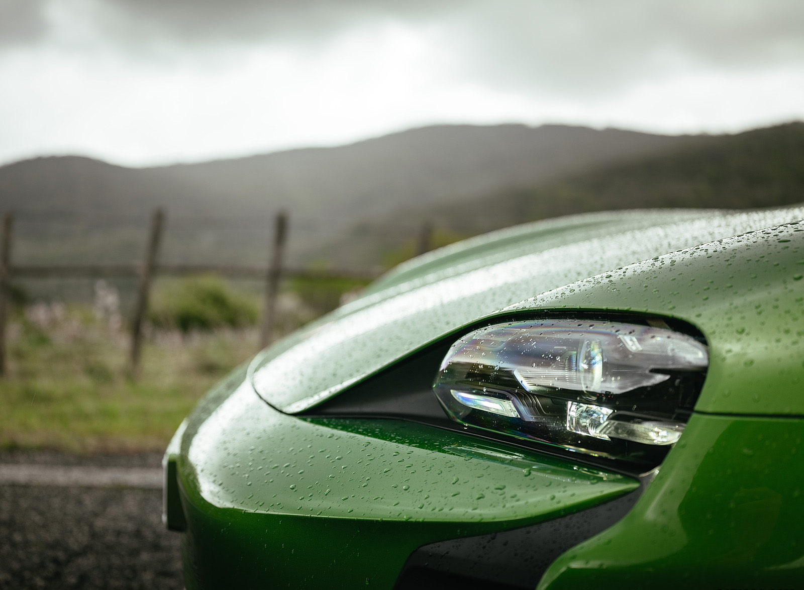 2022 Porsche Taycan GTS Sport Turismo (Color: Mamba Green Metallic) Headlight Wallpapers #158 of 168
